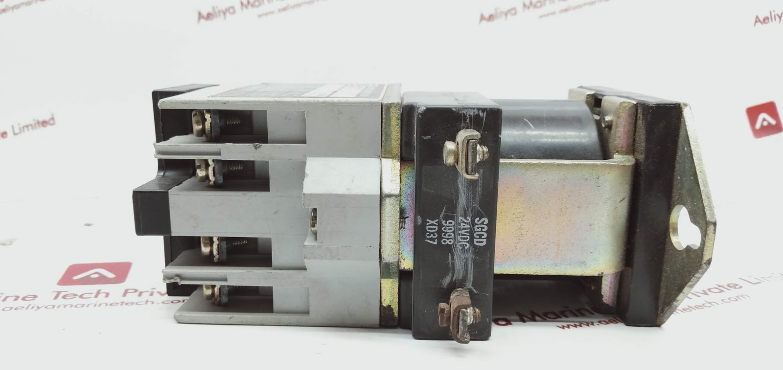 Square D Xdo 20 Industrial Control Relay - Image 2