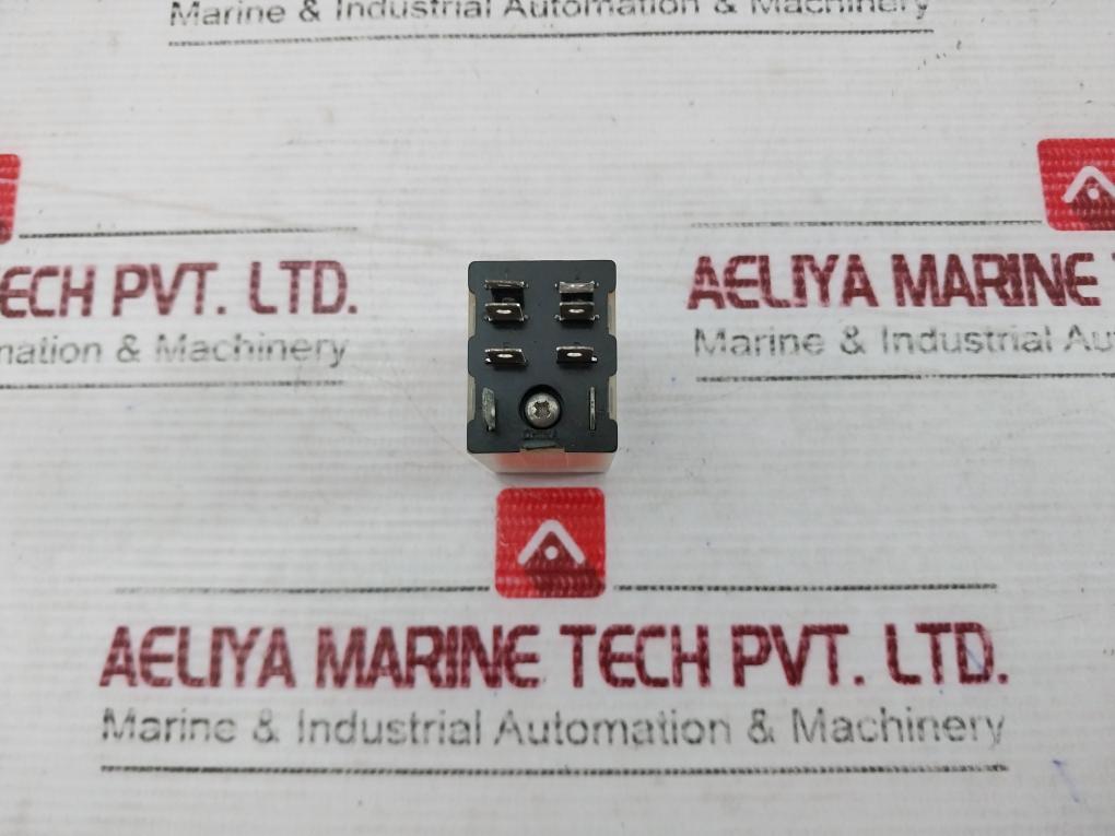 Siemens 3tx7114-5lc13 Plug-In Relay With Base 277v - Image 4