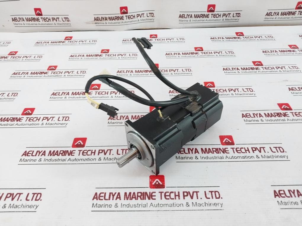 Tamagawa Seiki Ts 4507n9028e200 Ac Servo Motor 200v - Image 3