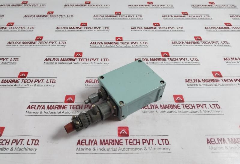 Ty25-02.300024-80 Kpm-Om5 Relay Combined 300v - Image 3