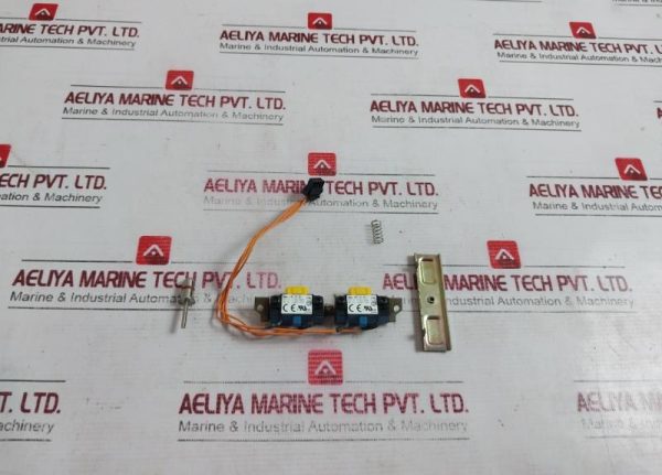 Idec He1b-M1 Safety Enabling Switch 250v