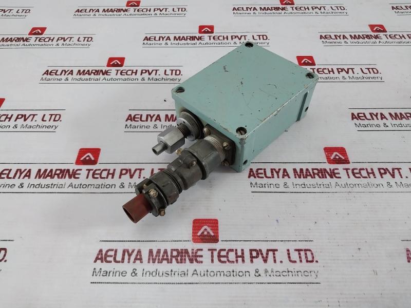 Krm-Om5 Combined Relay 300 V - Image 3