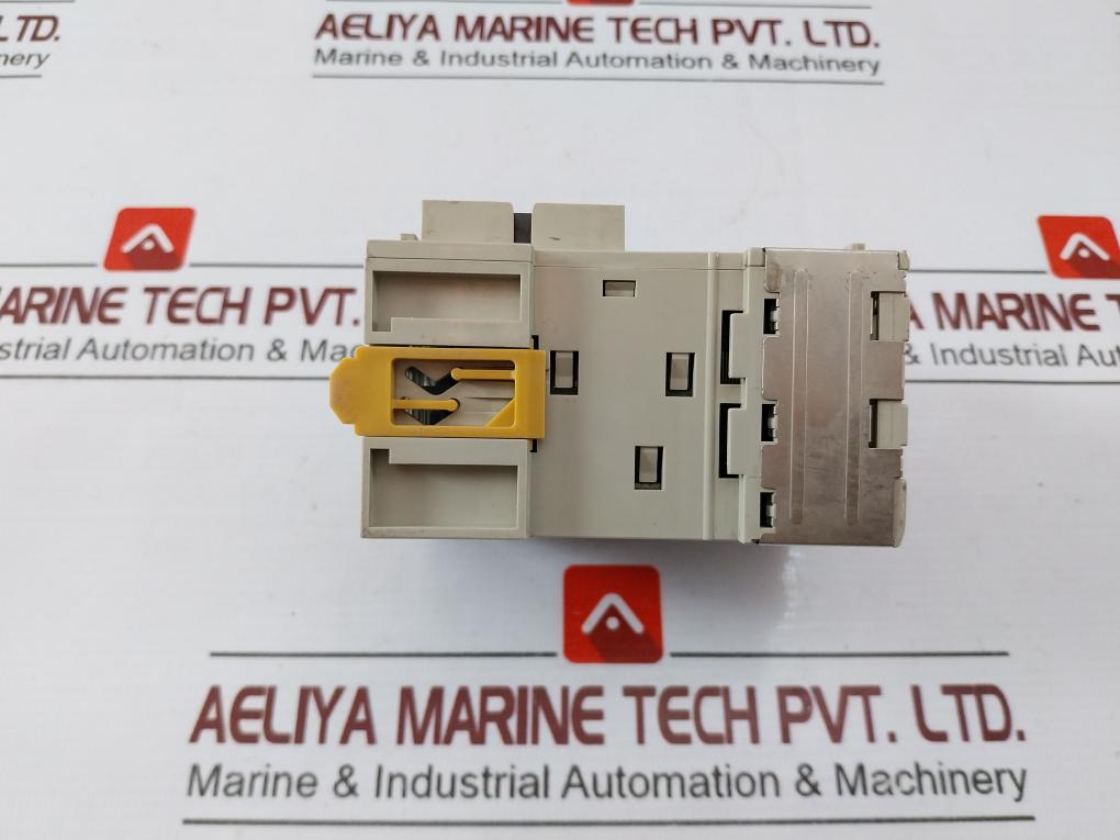 Omron Cj1m-Cpu21 Programmable Controller 24v - Image 4