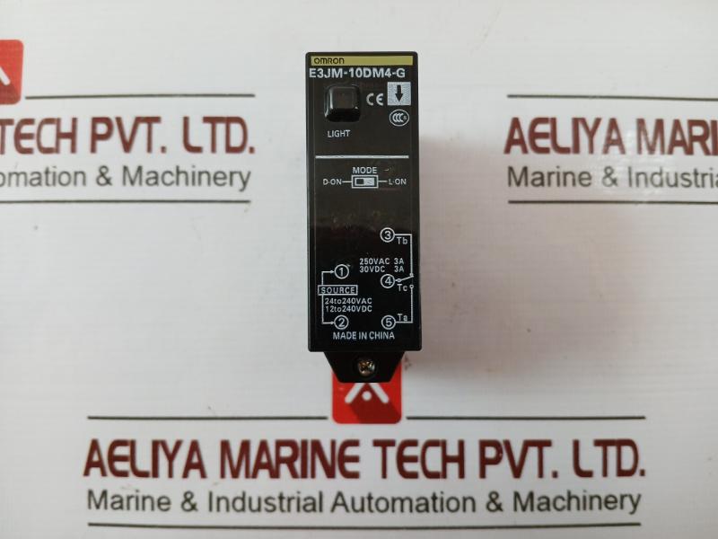 Omron E3jm-10dm4-G Photoelectric Sensor 250v