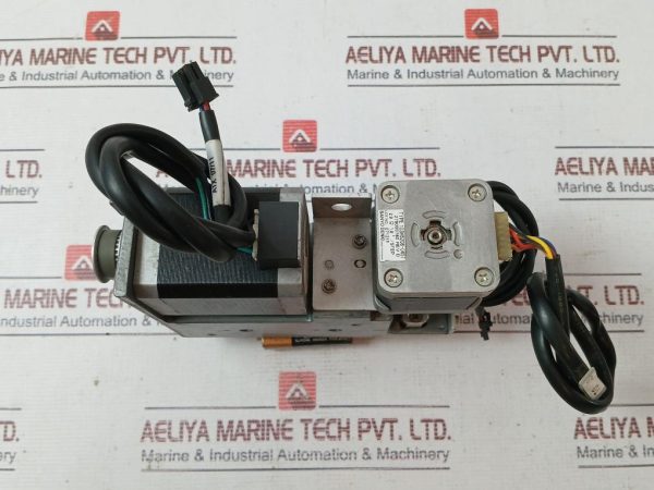 Sanyo Denki Vexta 103h5208-0457 Stepping Motor 4v