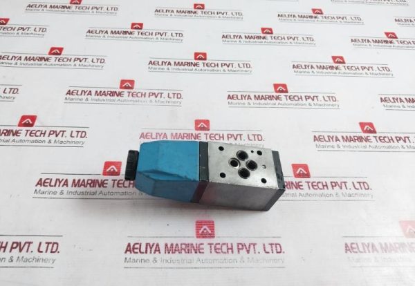 Vickers Dg4v-3-2a M U1 D 7 30 Eu38 Solenoid Operated Directional Valve 120v - Image 4