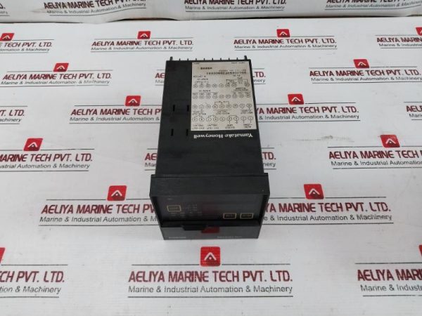 Yamatake-Honeywell Sdc200 Digital Temperature Controller