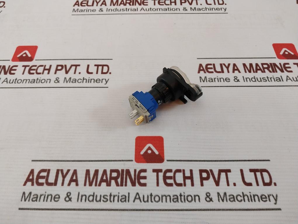 Eao 61-1200.0 Push Botton Actuator W/ 61-8410.12 Switching 320v - Image 3