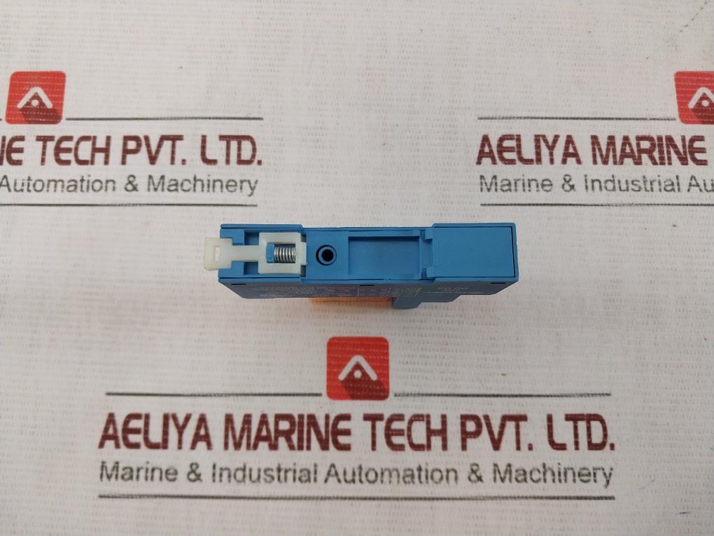 Finder 40.52.8.110.0000 Relay With Base 300v - Image 4