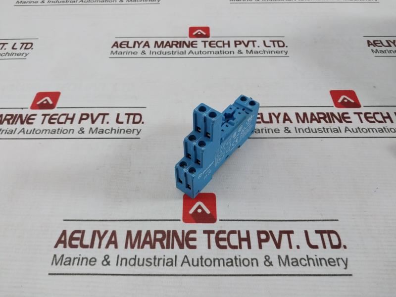 Finder 95.05 Relay Socket 300v - Image 3