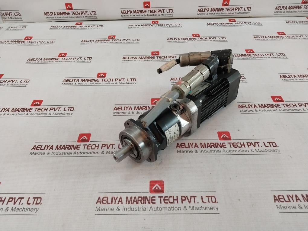 Lenze Mdsksrs036-13 Servo Motor 245v - Image 3