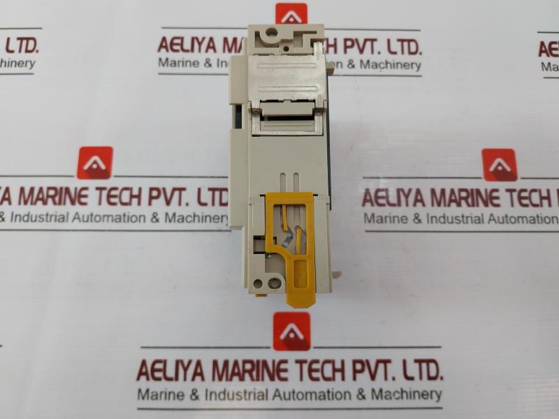 Omron Cqm1-Id212 Input Unit 24v - Image 4