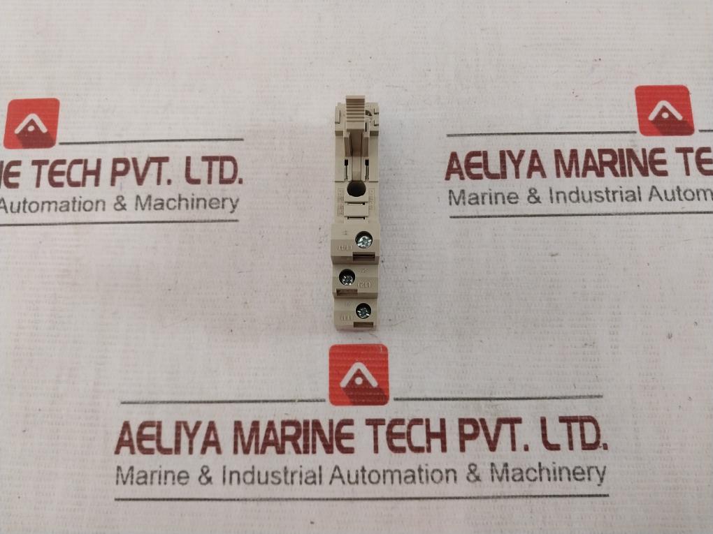 Omron P2rf-05-E Relay Socket 250v