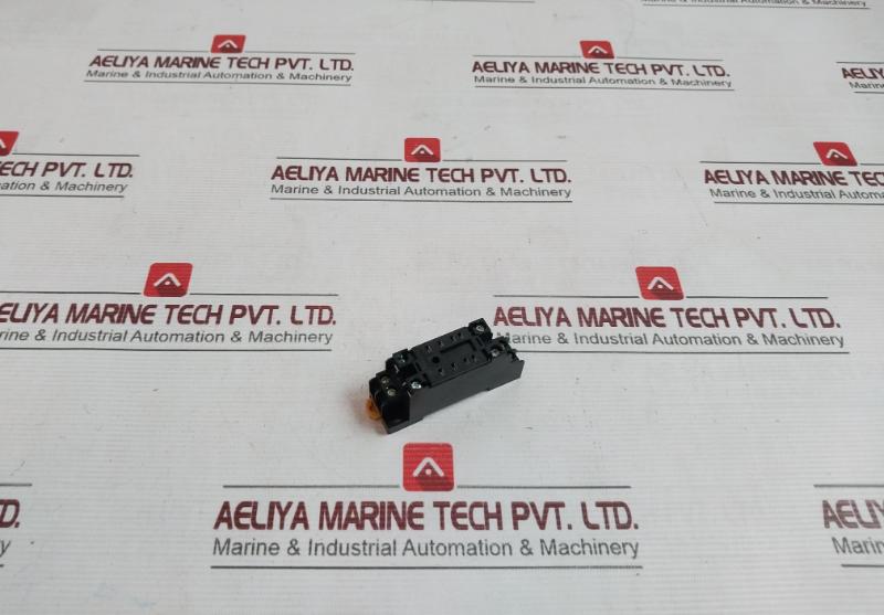 Omron Pyf08a-E Relay Socket 250v - Image 3