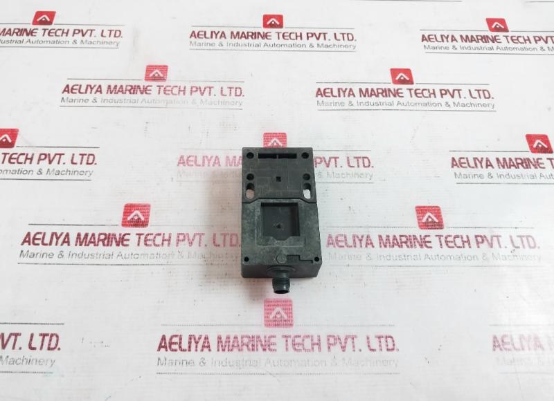 Schmersal Az 16 St1-As R Safety Switch 30v - Image 4