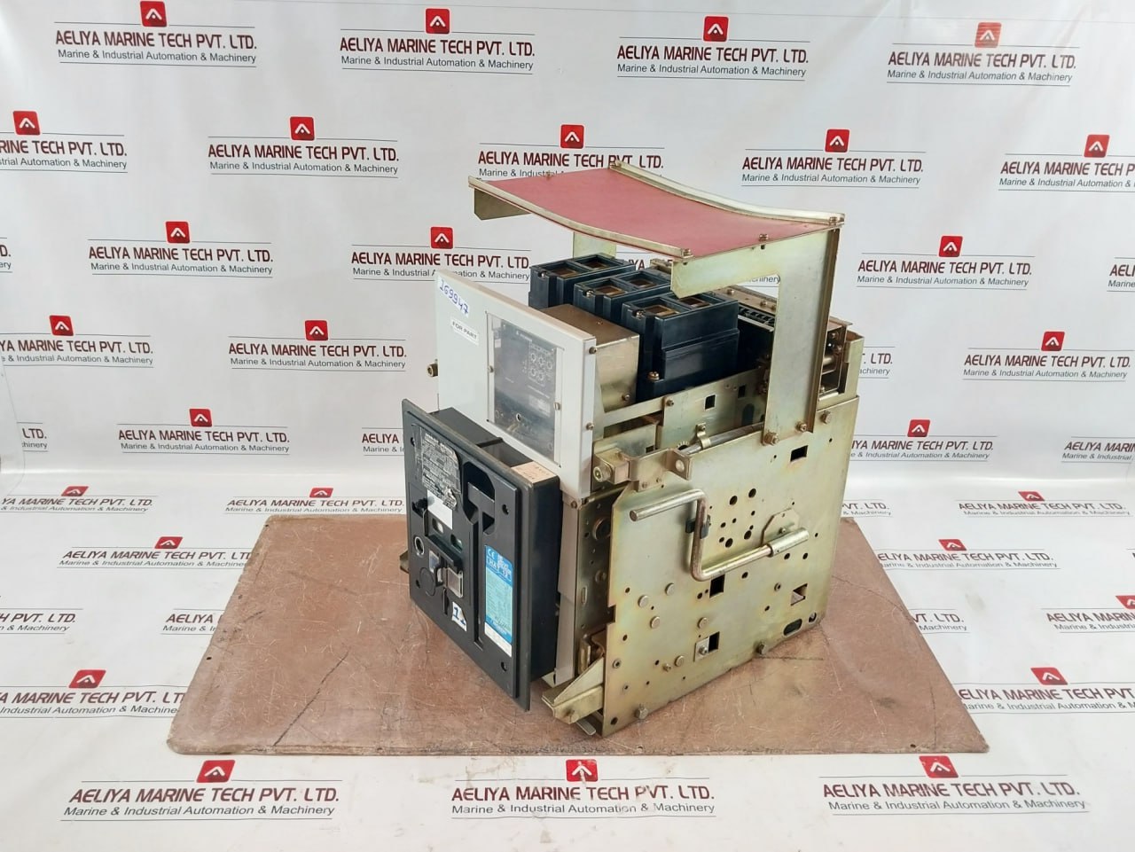 Hyundai Hat 12 Air Circuit Breaker 660v - Image 3