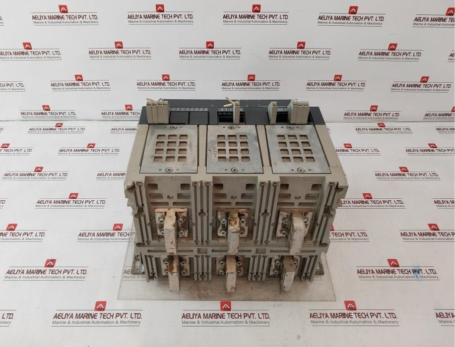 Schneider Electric Merlin Gerin Nw32 H1 Air Circuit Breaker 690v - Image 4