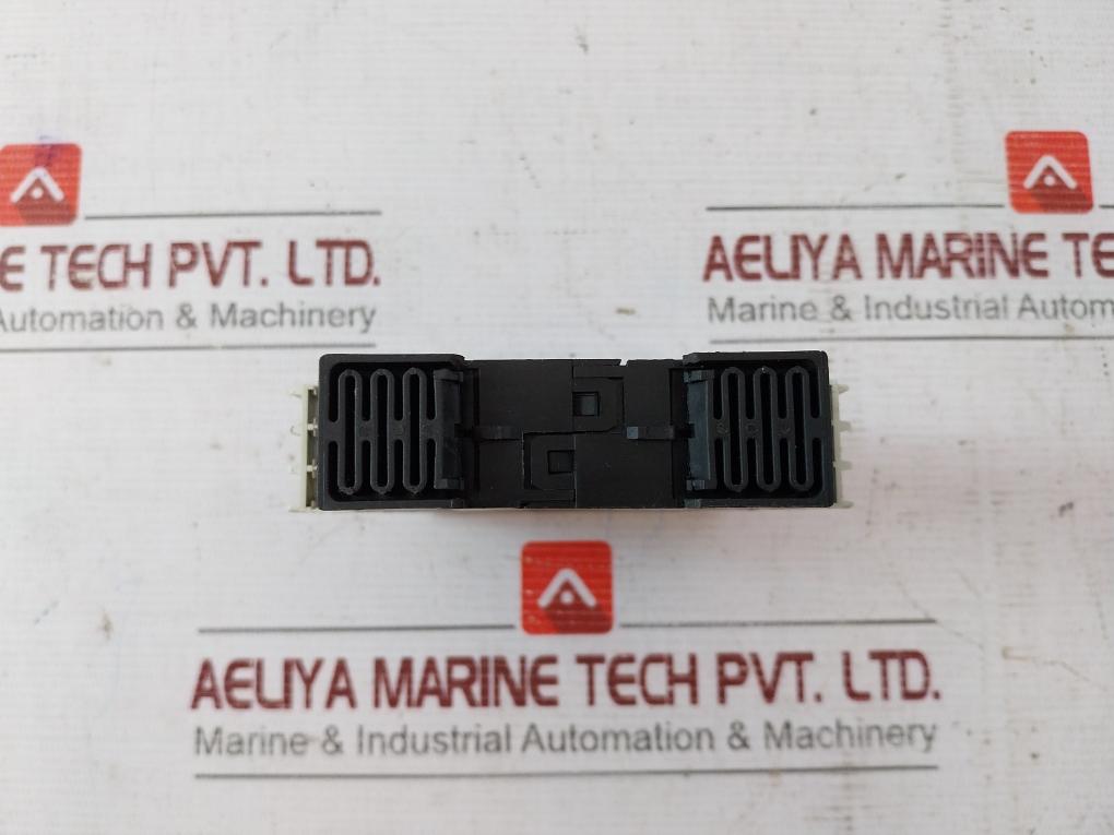 Siemens 3rp1525-1bp30 Time Relay 300v - Image 4