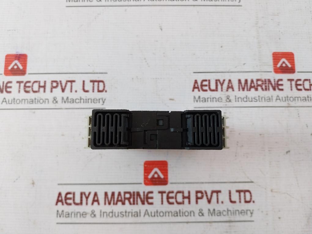 Siemens 3rp1525-1bp30 Timing Relay 300v - Image 4