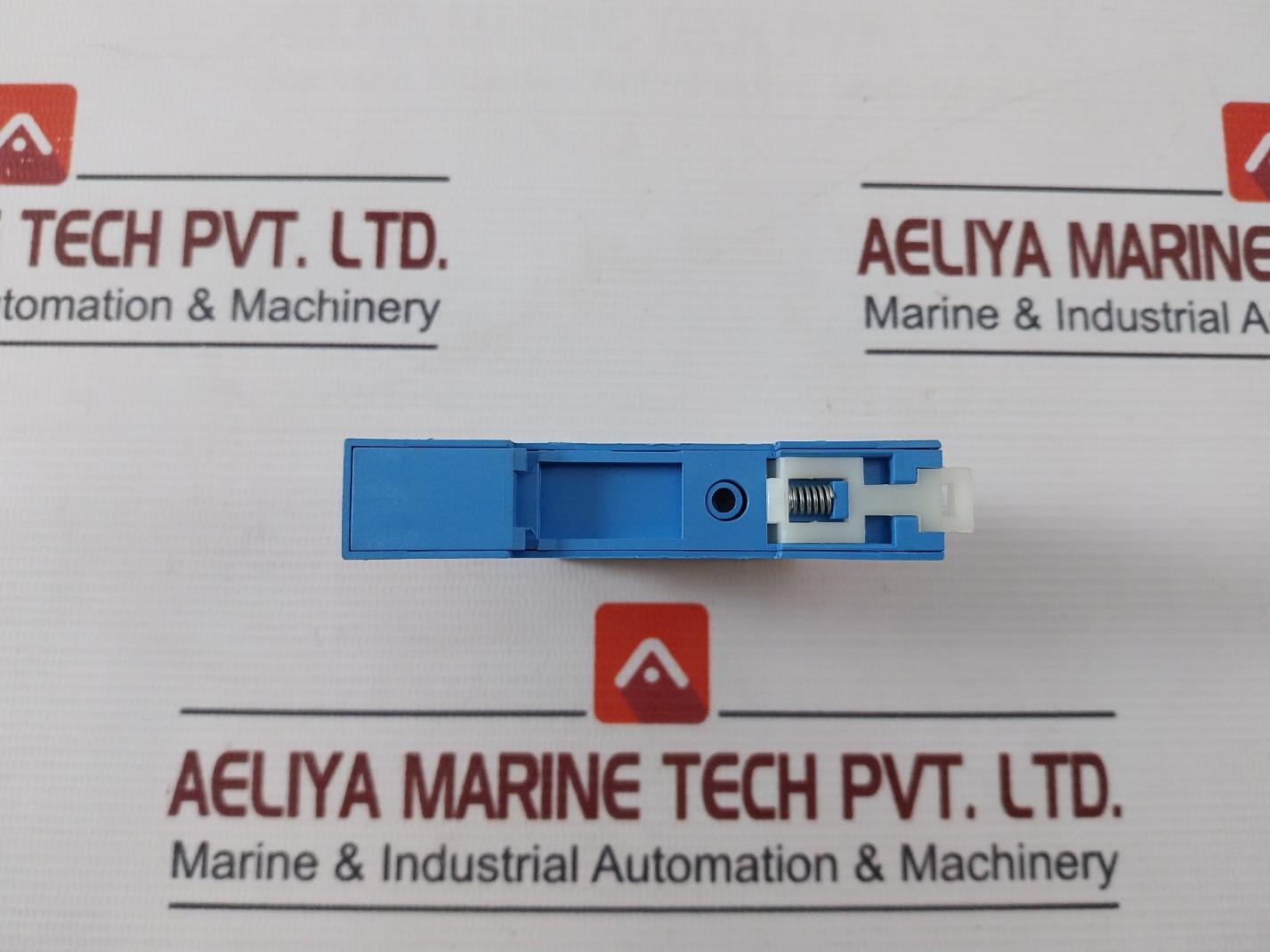 Finder 95.05 Relay Socket 300v - Image 4