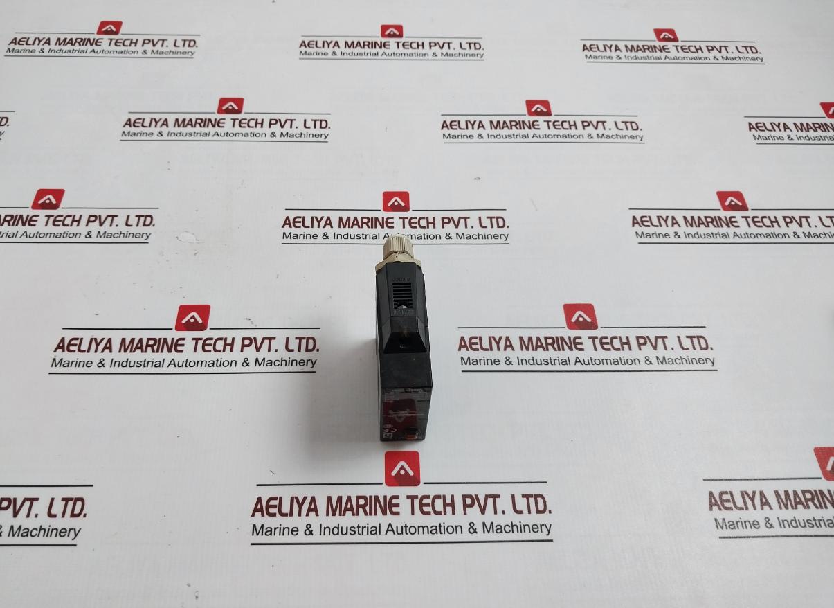 Omron E3jm-R4m4-G Photoelectric Sensor 250v - Image 4