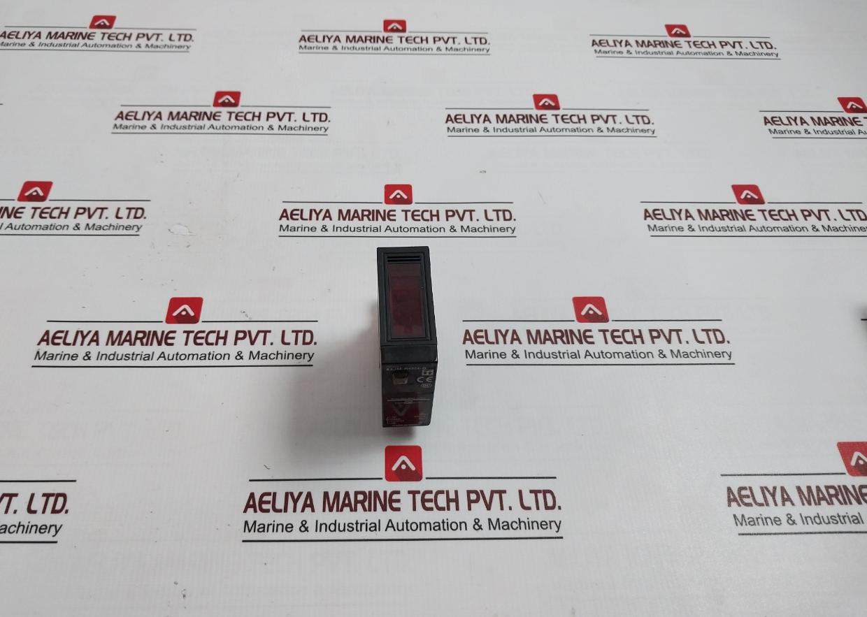 Omron E3jm-R4m4-G Photoelectric Sensor 250v