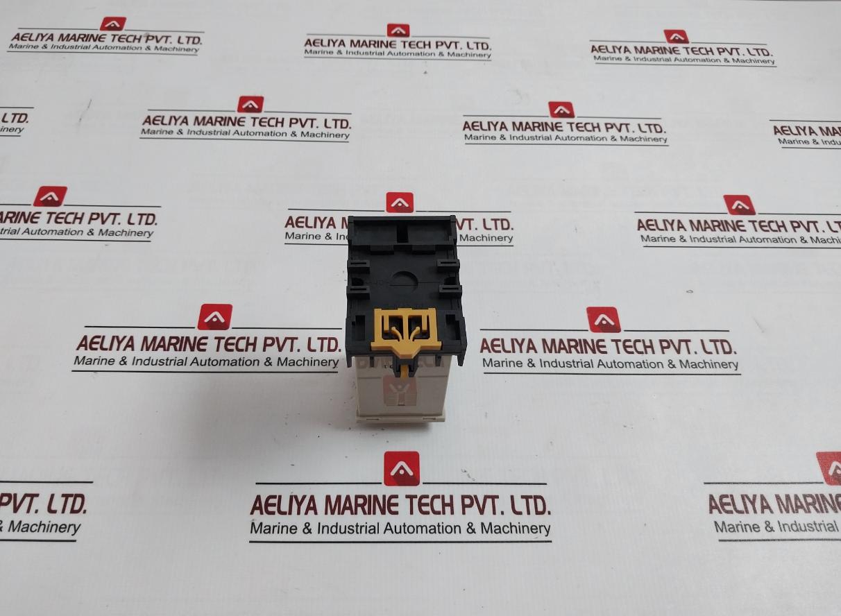 Omron H3ba-N Timer With Base 250v - Image 4