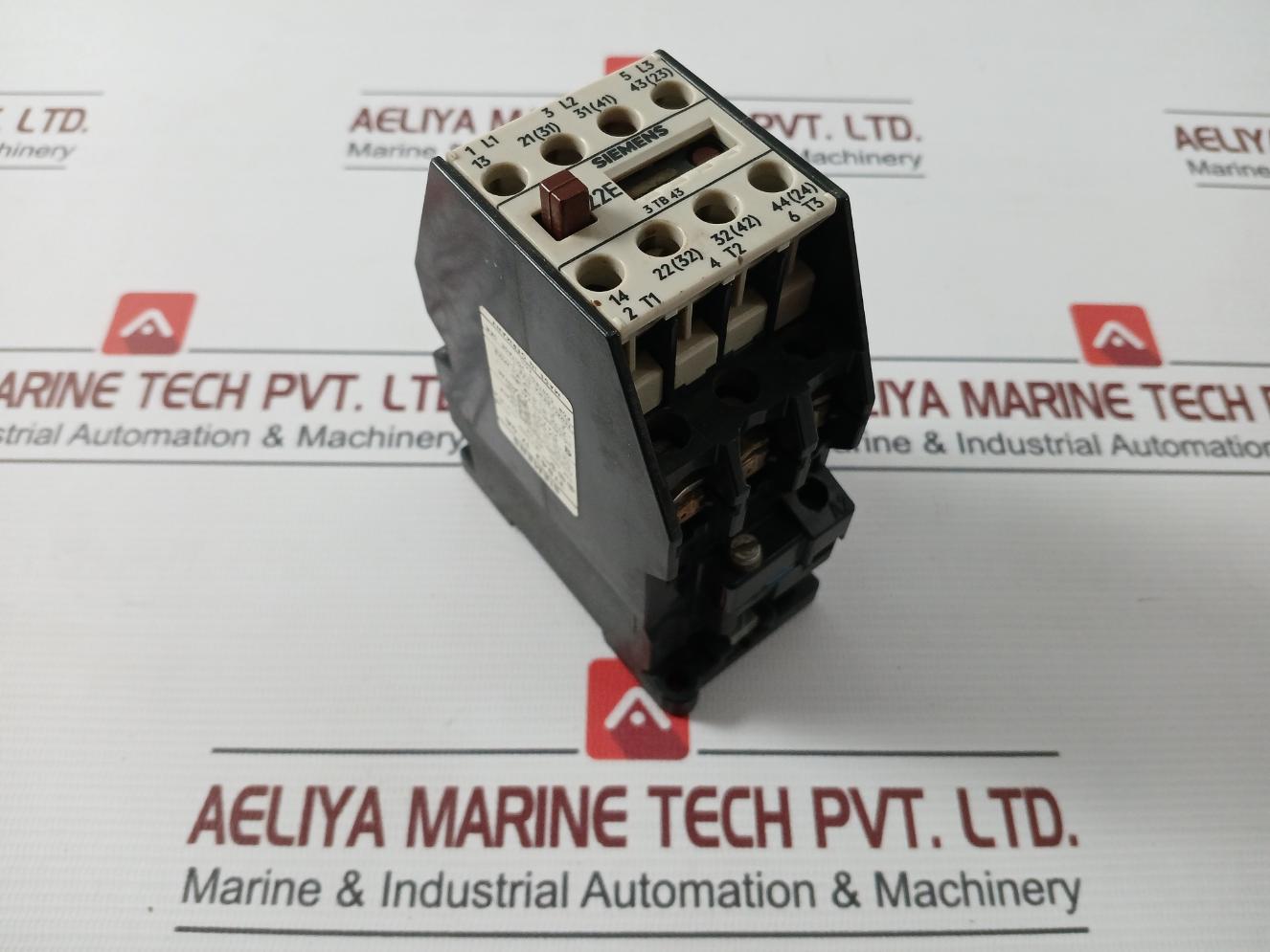 Siemens 3tb43 17-0a Contactor 600v - Image 3