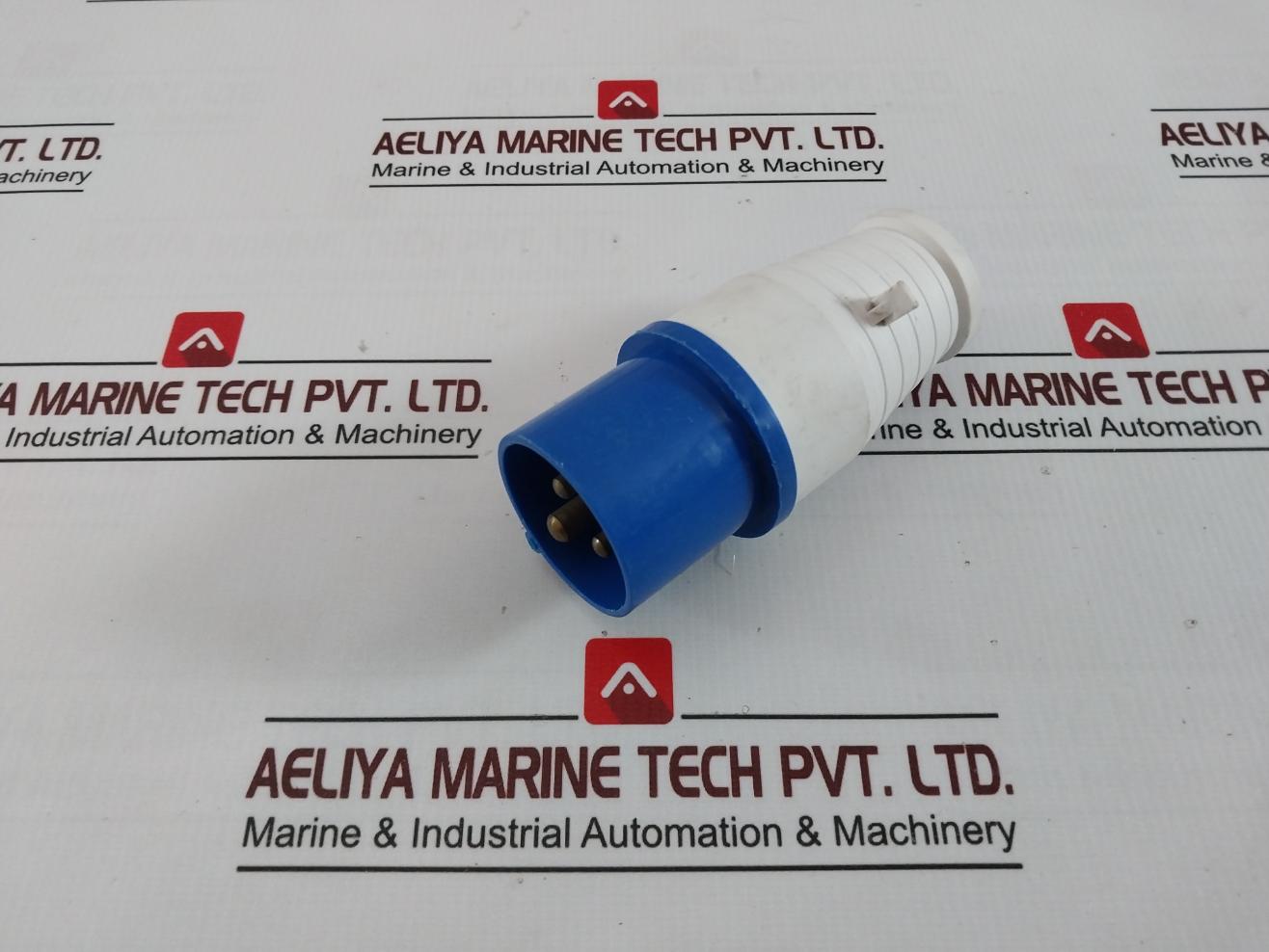 Total 16a-6h/220-250v~ Dust Proof Plug - Image 3