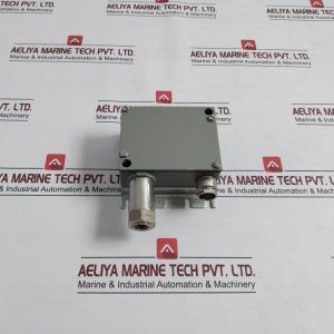 Trafag 8202.76.2210 Pressure Transmitter 34v