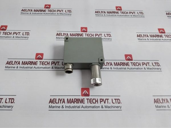 Trafag 8202.77.2210 Pressure Transmitter 34v