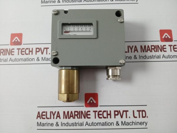 Trafag 900.2377.903 Electromechanical Pressure Switch 480 V