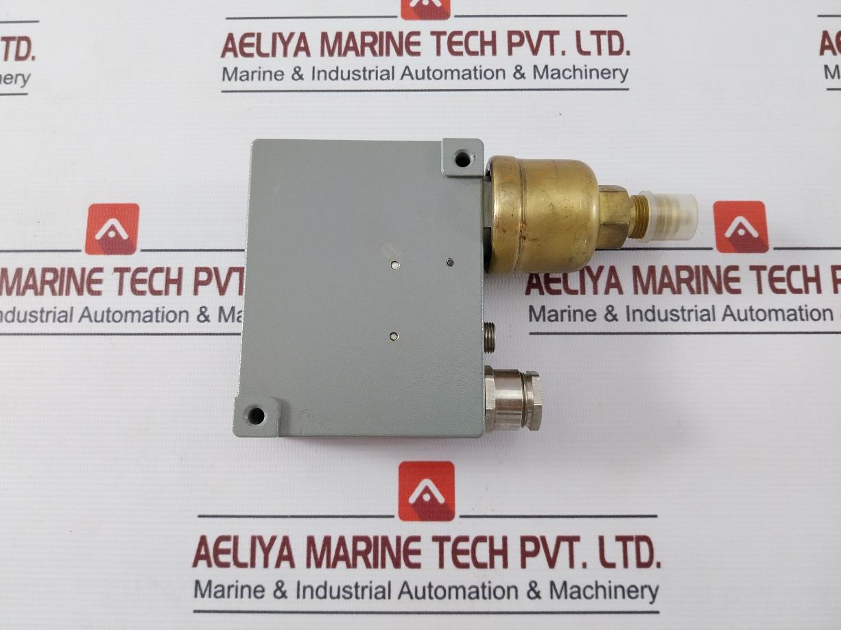 Trafag 941.2373.922 Pressure Transmitter 250v - Image 4