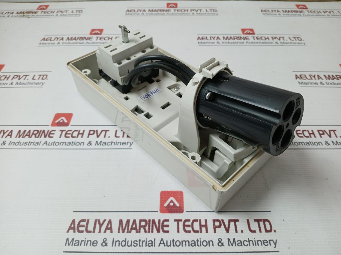 Scame Interlocked Socket 690v - Image 3