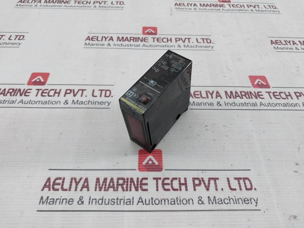 Omron E3jm-R4m4-G Photoelectric Sensor 250v - Image 3