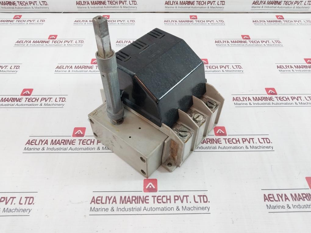 Siemens 3ke20 Switch Disconnector With Handle 500v - Image 3