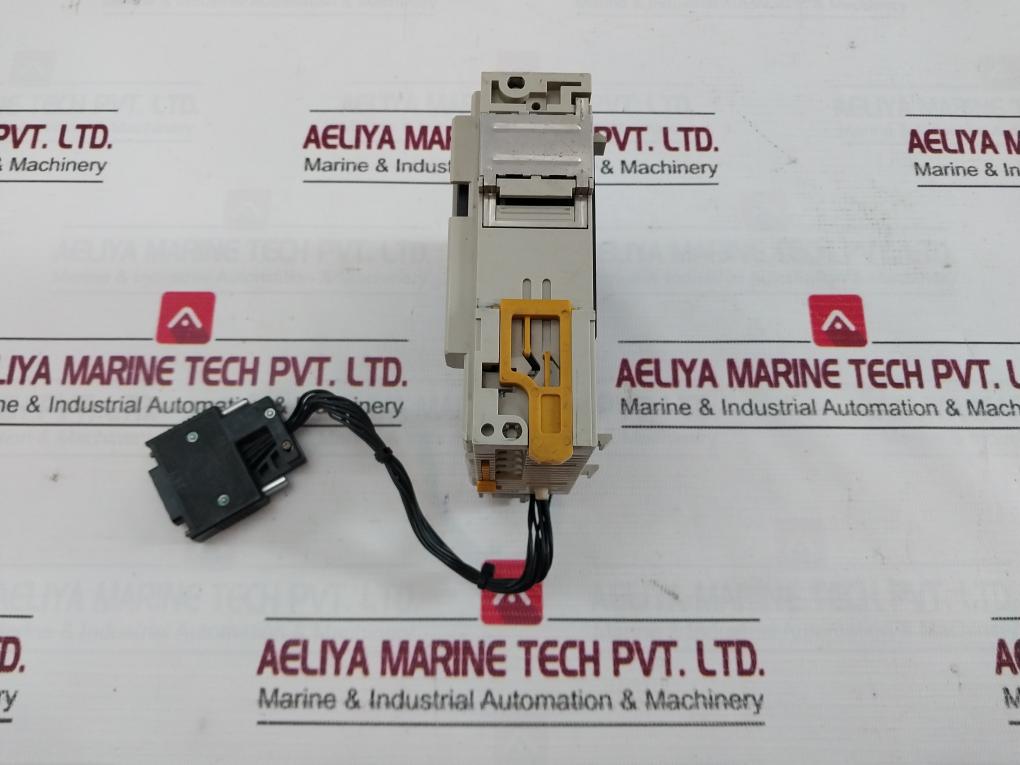 Omron Cqm1-Da021 Analog Output Module 10v - Image 4