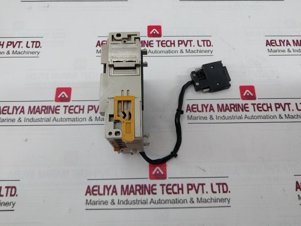 Omron Cqm1-Da021 Analog Output Module 10v - Image 4