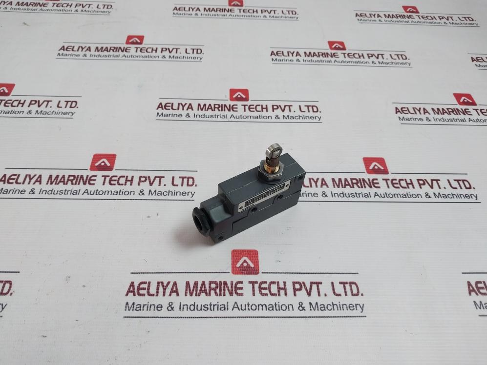 Omron Ze-Q22-2 Limit Switch With Parts 480v - Image 3