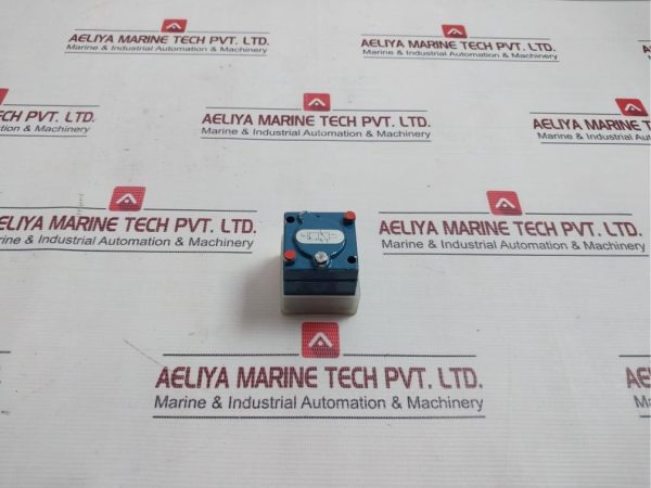 Rexroth Mecman 3712010000 Directional Control Valve 32-Way Aventics Pneumatic