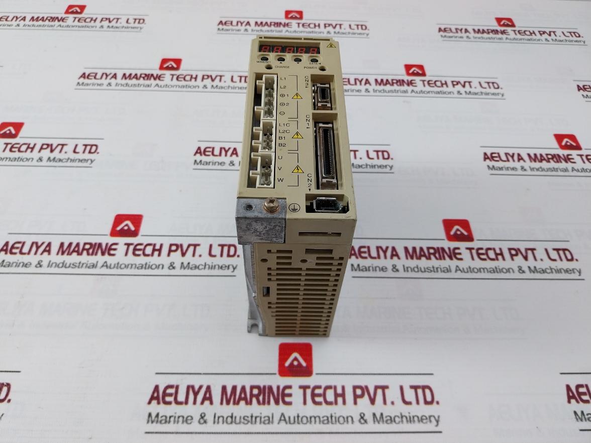 Yaskawa Sgdm-01ada Servo Amplifier 230v