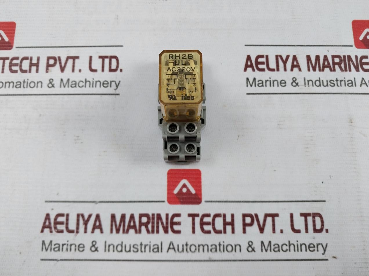 Idec Rh2b-Ul Relay With Base 240v
