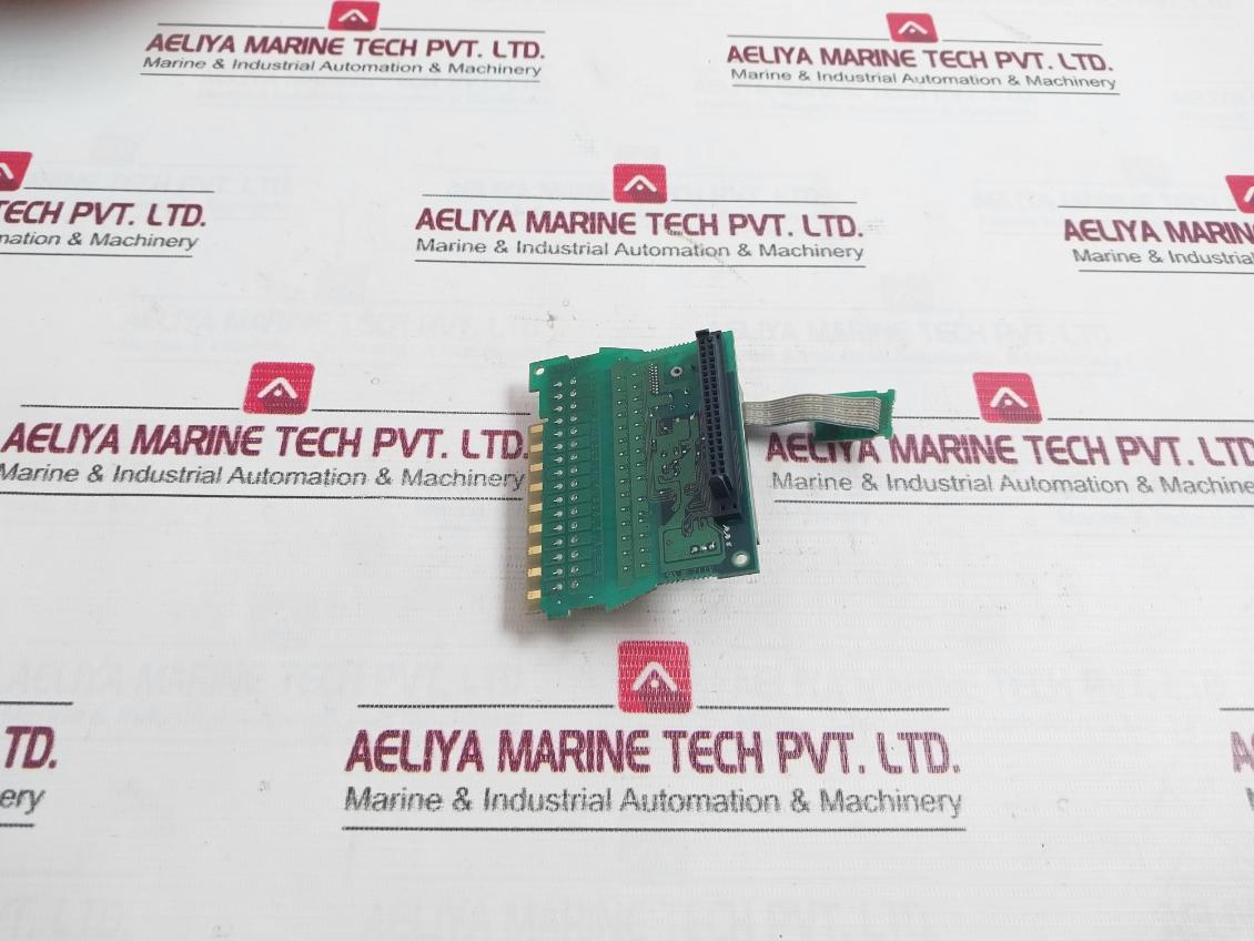 Omron Cqm1-Id212-1 Input Module Pcb 711v - Image 4