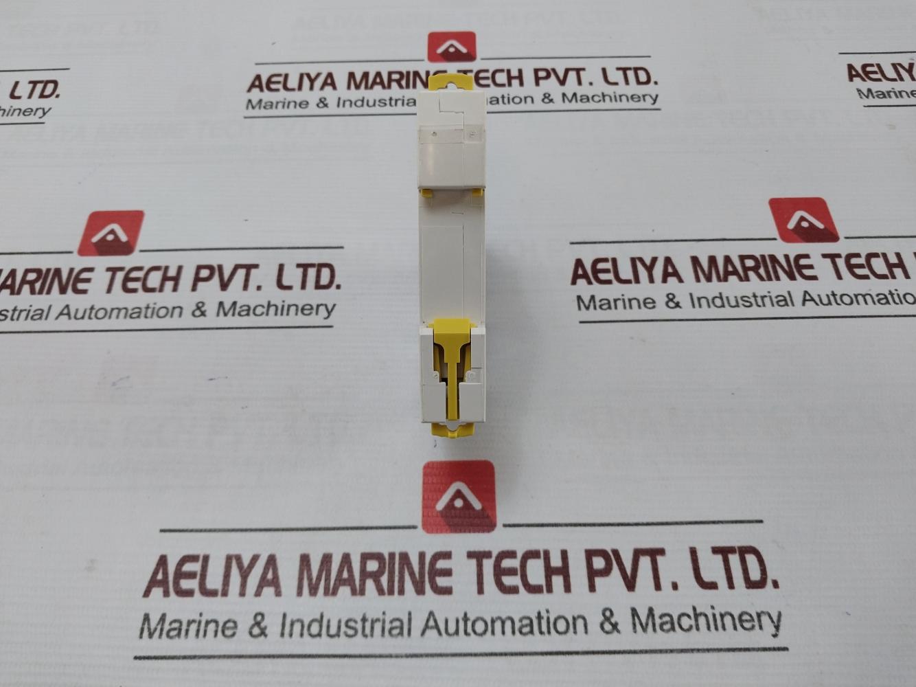 Schneider Electric A9f74104 Miniature Circuit-Breaker 500v - Image 4