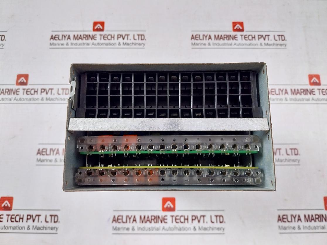 Schneider Electric P122 Overcurrent Earth Fault Protection Relay 250v - Image 4