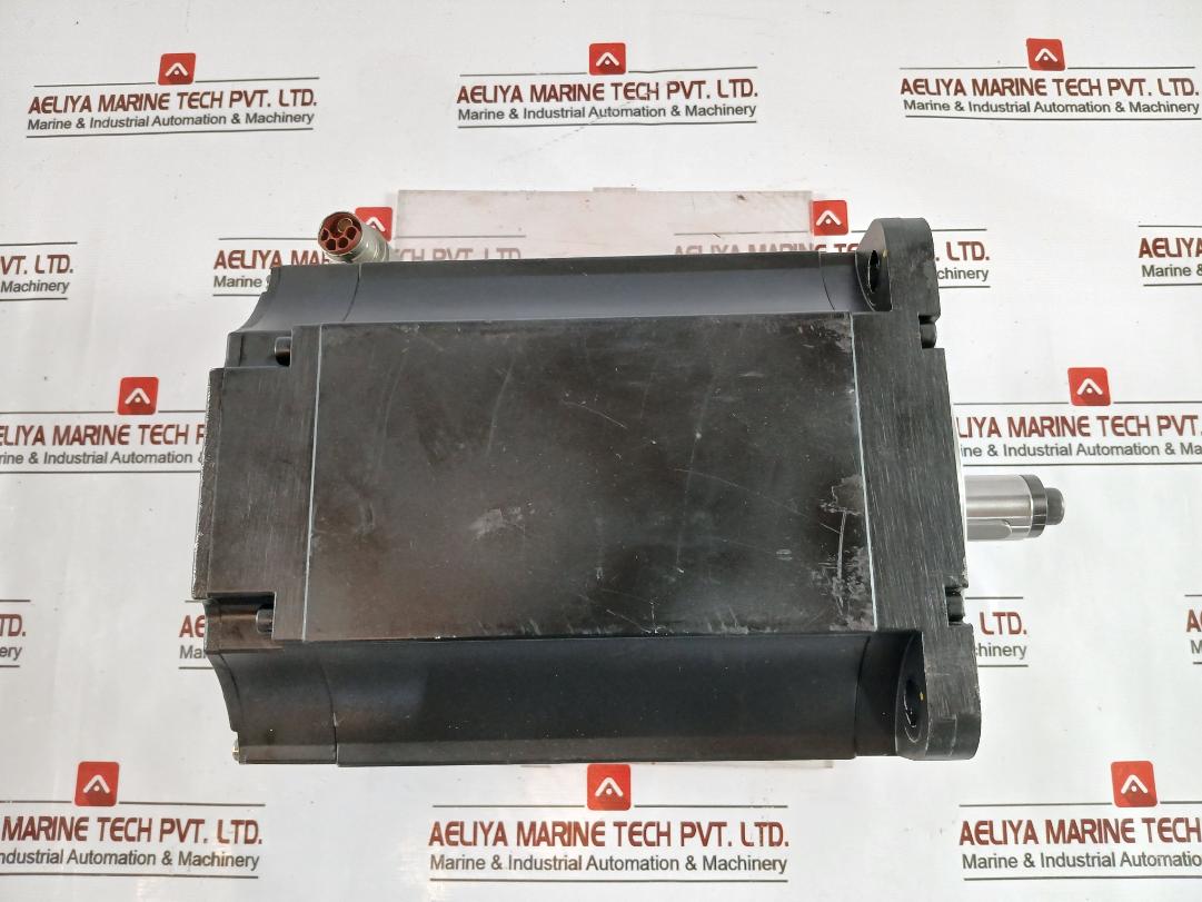 B&R 8lsa75.Db030s100-3 Synchronous Servo Motor - Image 4