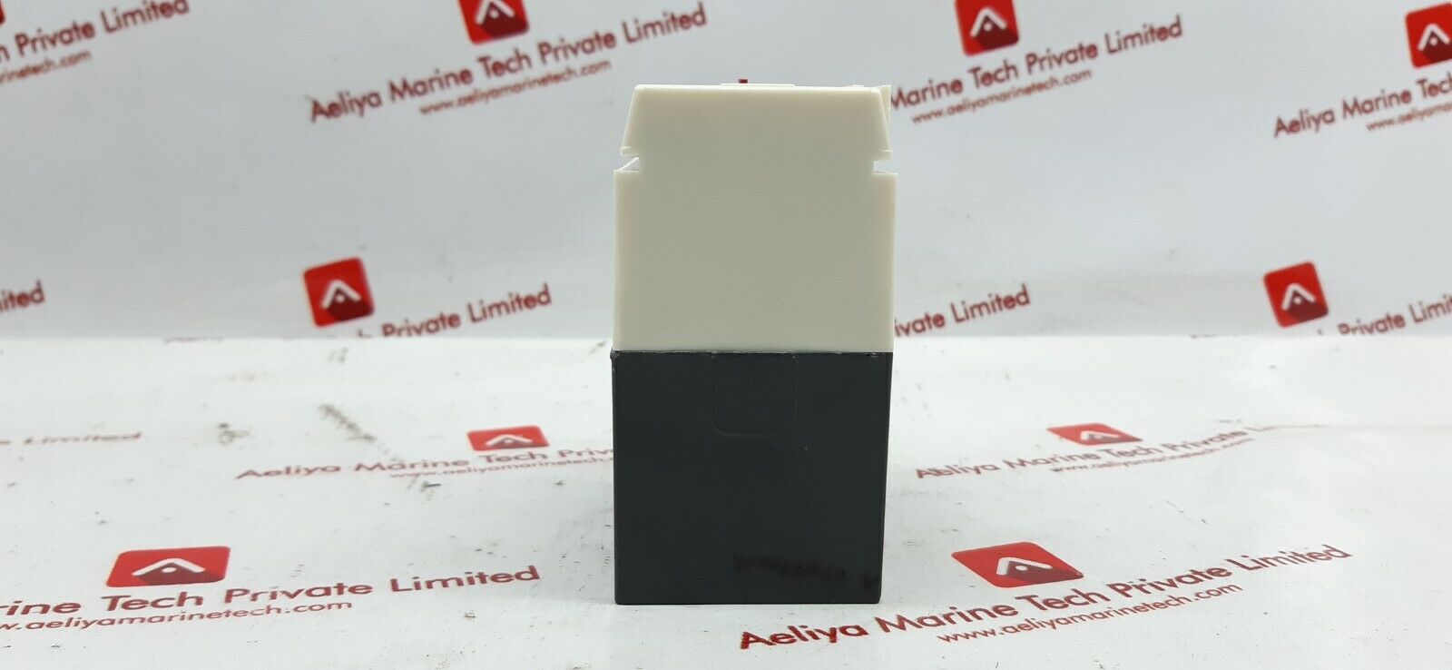 Telemecanique Ca2-fn 162 Relay 440V 60Hz - Image 3