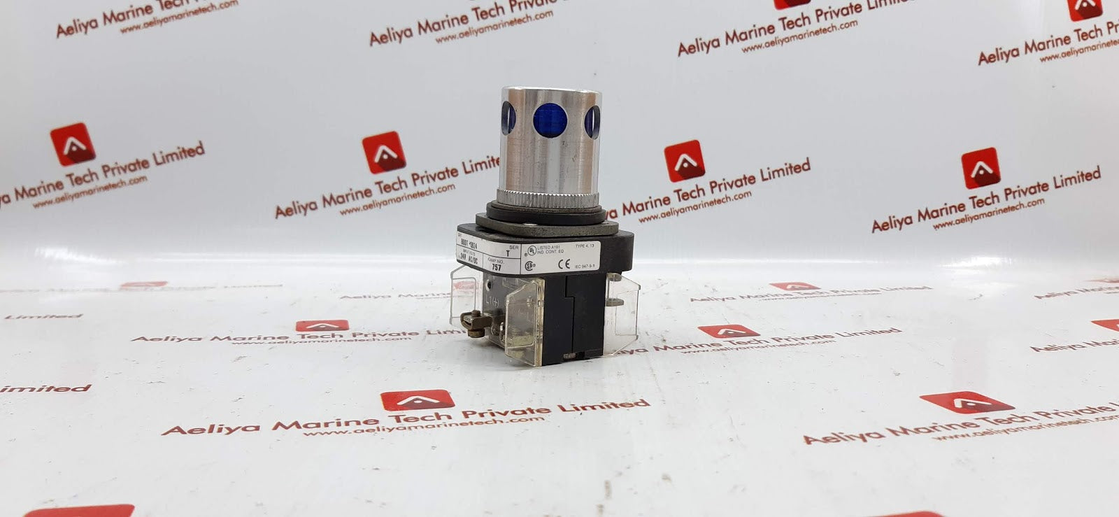 ALLEN BRADLEY 800T-QB24 BLUE ILLUMINATED PUSHBUTTON SERIES T - Image 2