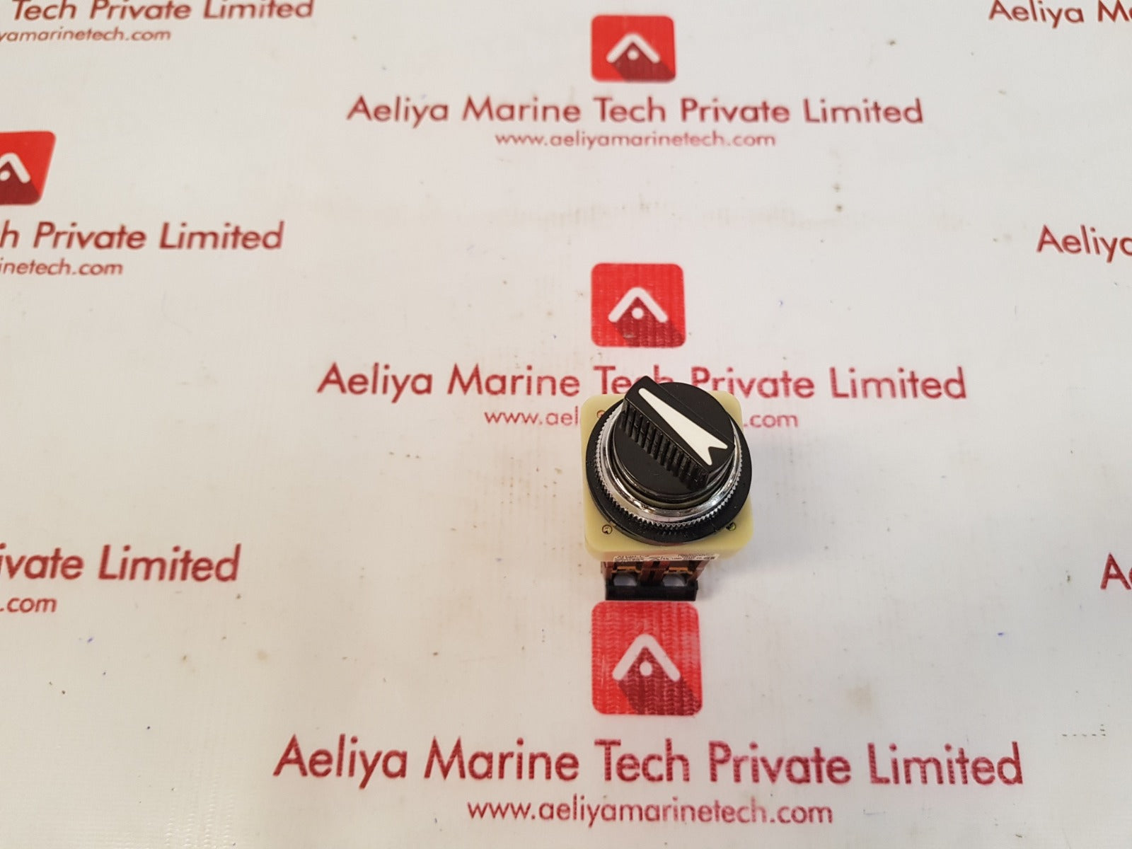 Fuji Electric Ah30 Command Switch Ah30-p2 - Image 2