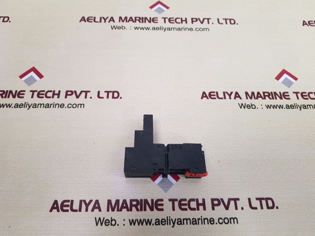 Telemecanique rxze2s108m relay socket - Image 4